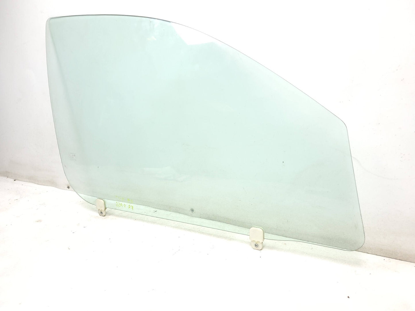 2009 Mitsubishi Outlander Front Door Window Glass Passenger Side Right OEM
