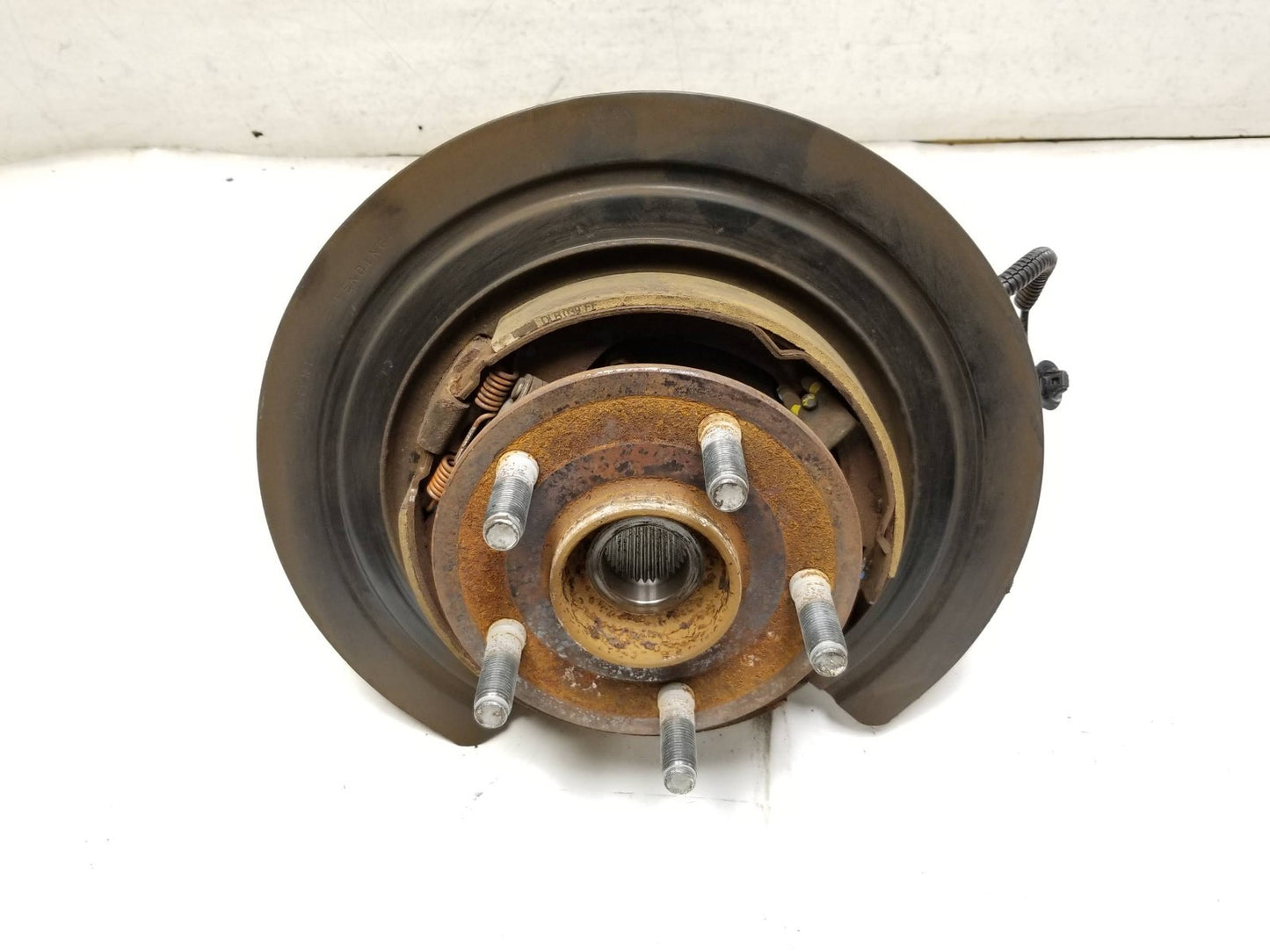 2012 Jeep Grand Cherokee Wheel Spindle Knuckle Rear Passenger Side Right OEM