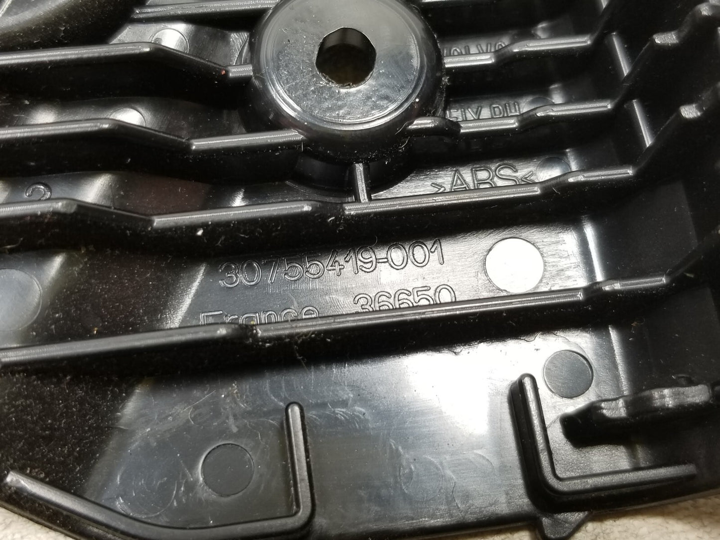 2003 - 2007 Volvo S40 Seat Side Trim Front Passenger Side Right OEM