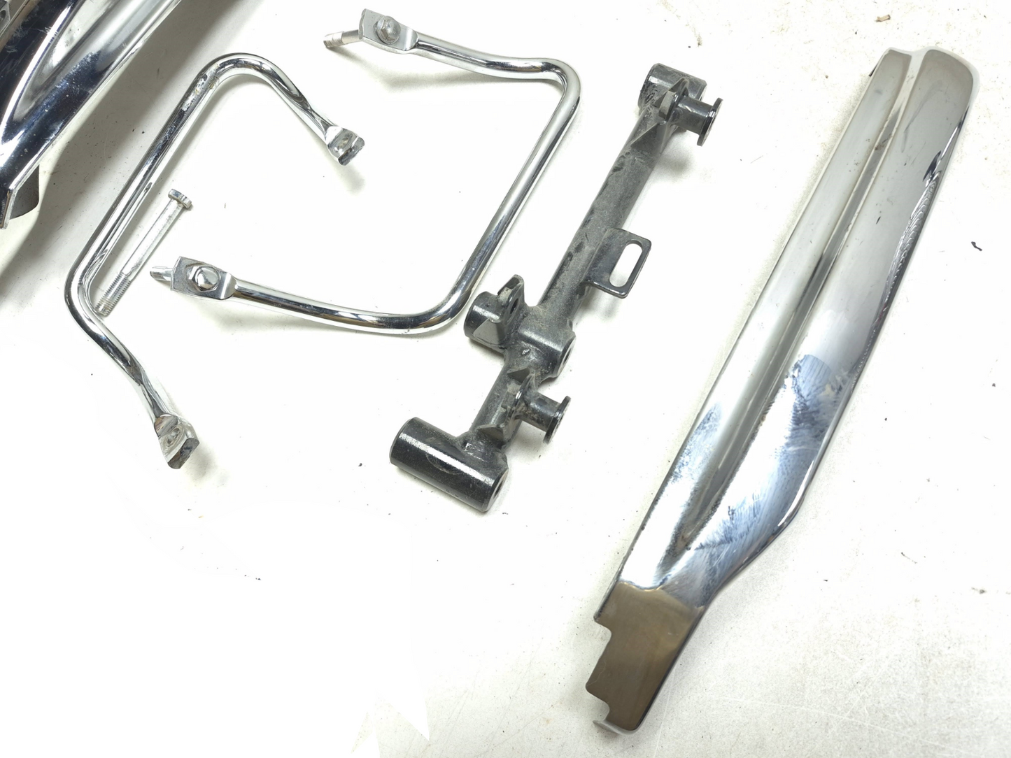 2001 Kawasaki Vulcan 1500 Vn1500 Rear Fender Strut & Frame Bracket 6 Pcs OEM