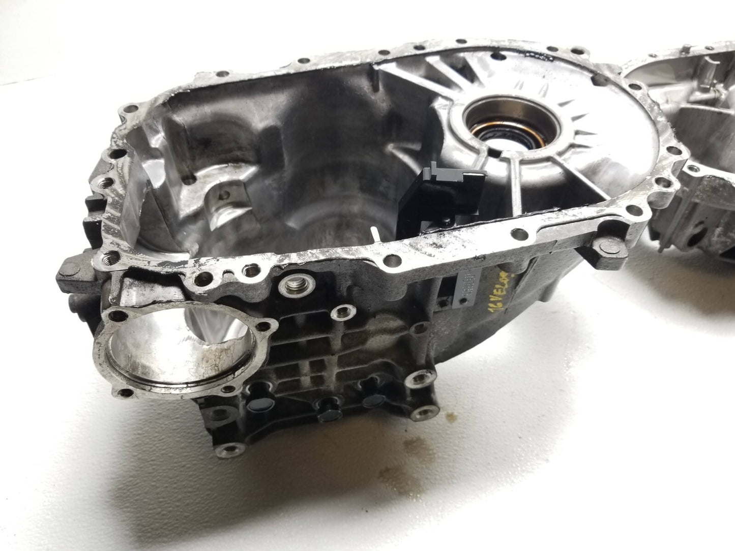2016 Hyundai Veloster Manual Transmission Case **m6cf3-1** OEM