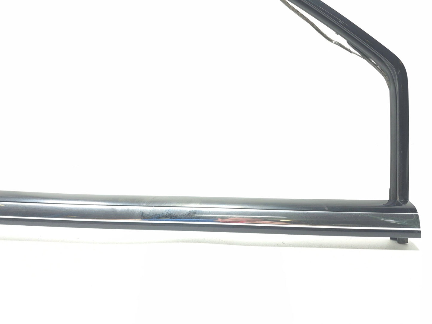 2013 Cadillac Escalade Esv Front Door Window Molding Right Passenger Side OEM