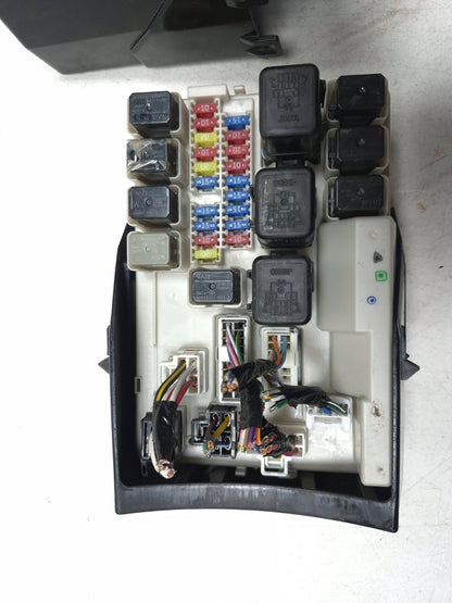 2003 Infiniti G35 Fuse Relay Box OEM