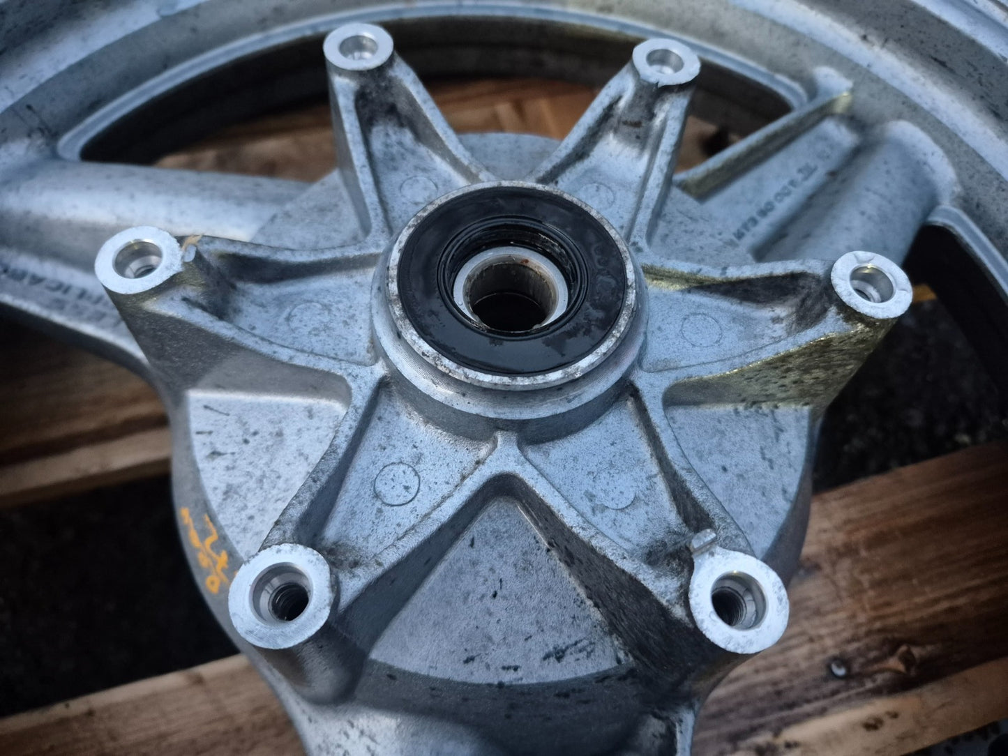 1987 Honda Cbr 1000 F Rear & Front Wheel W/ Tire Pair 17" OEM