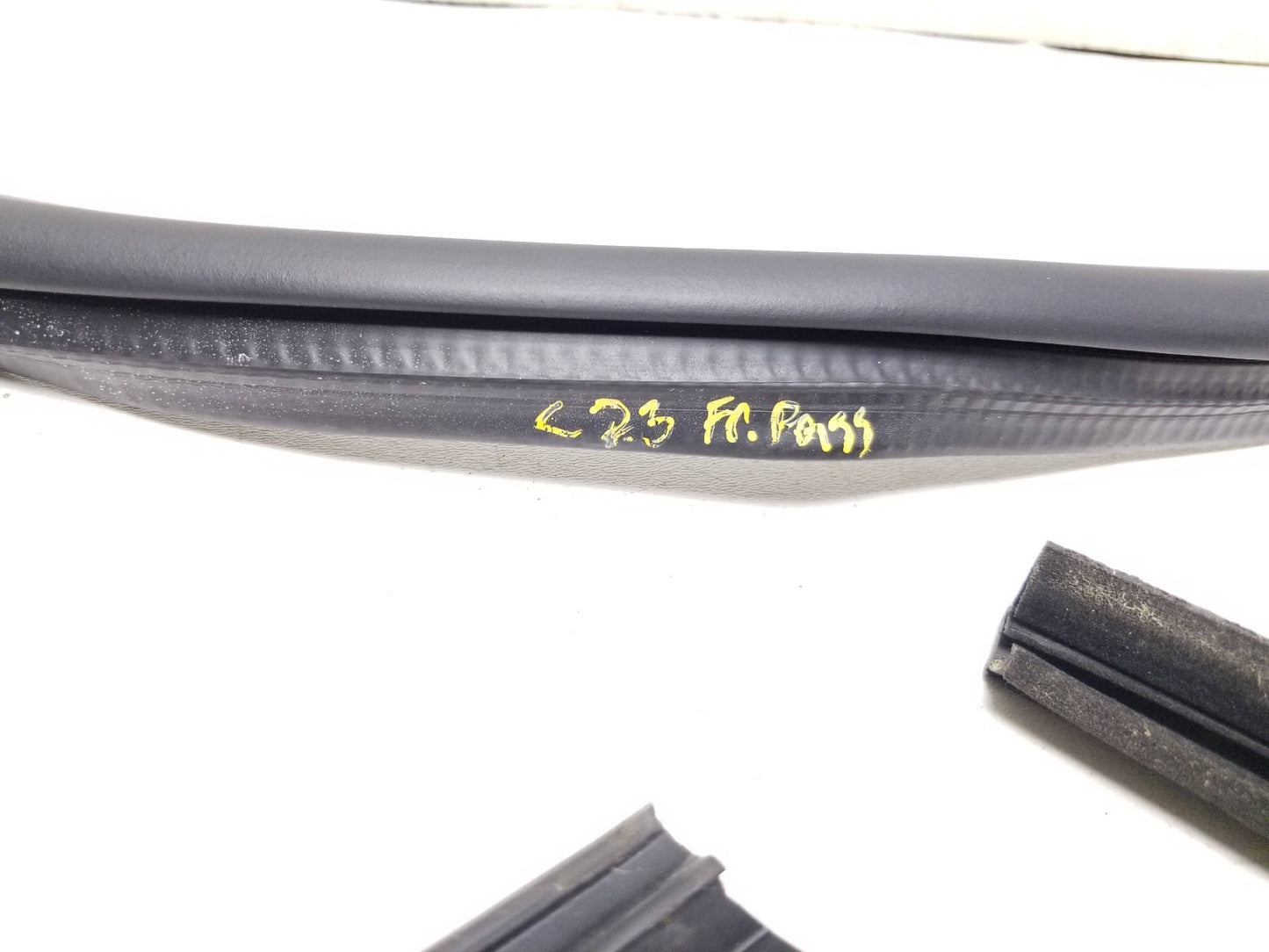 10 - 14 VW Golf GTI Upper Door Glass Weatherstrip Front Passenger Side Right OEM