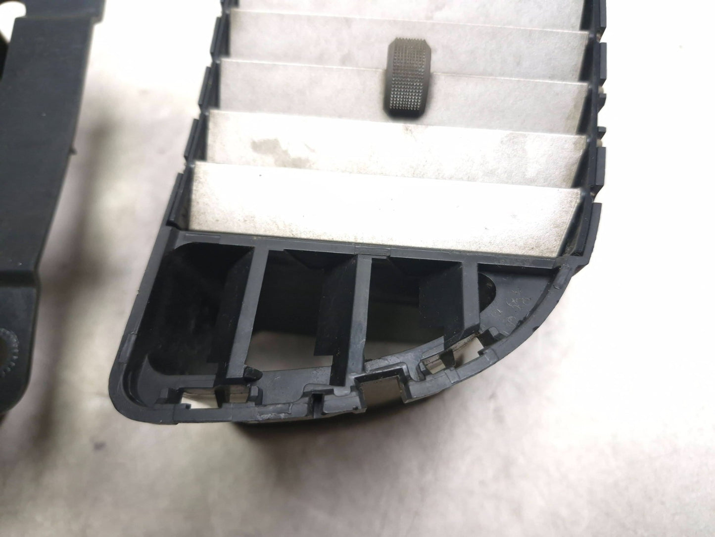 2008 Lincoln Navigator Dash Ac Heater Air Vent 2pcs  OEM