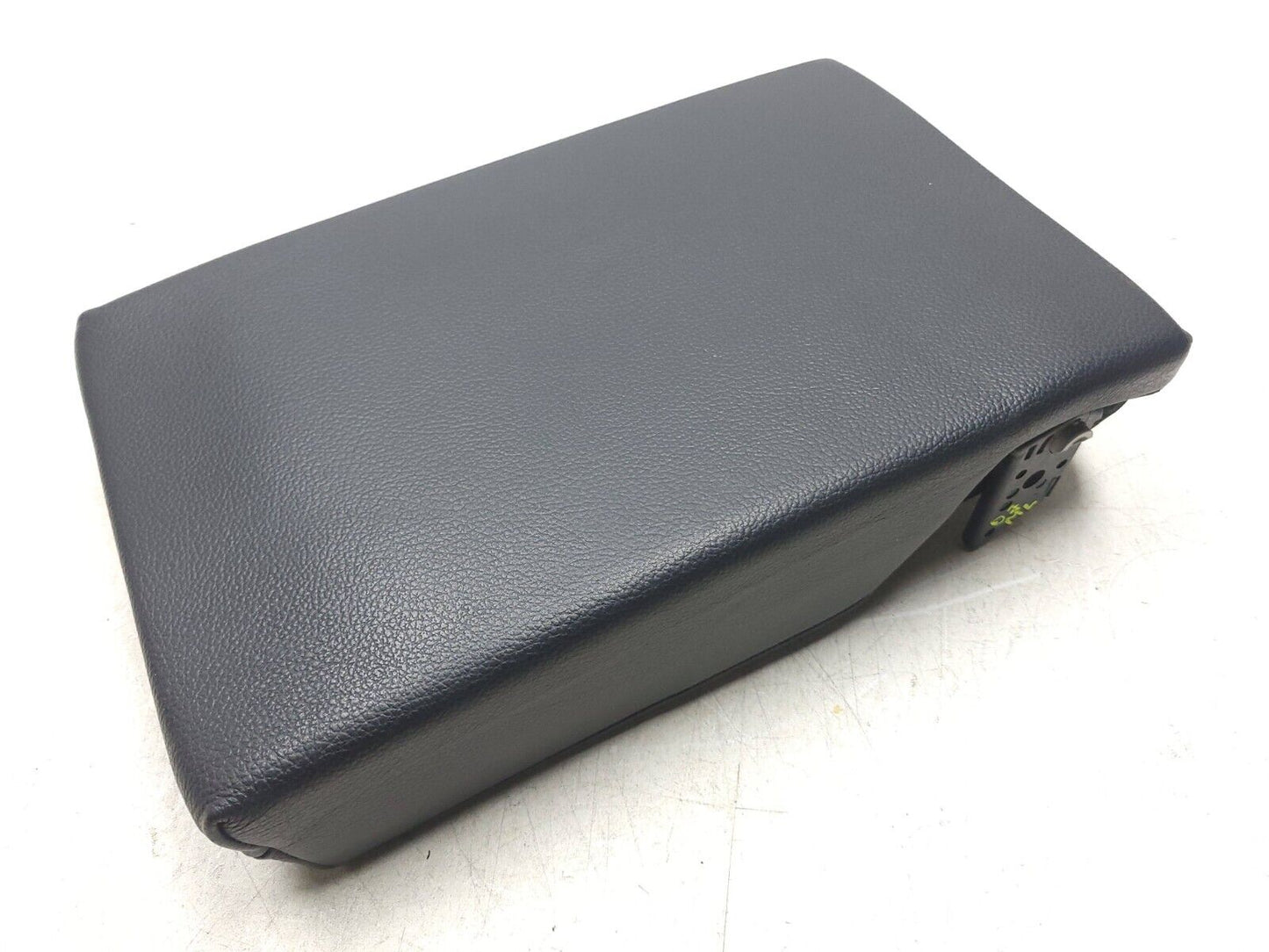 2006-2011 Mercedes Ml Ml350 Ml500 Rear Seat Center Armrest W/ Cup Holder OEM