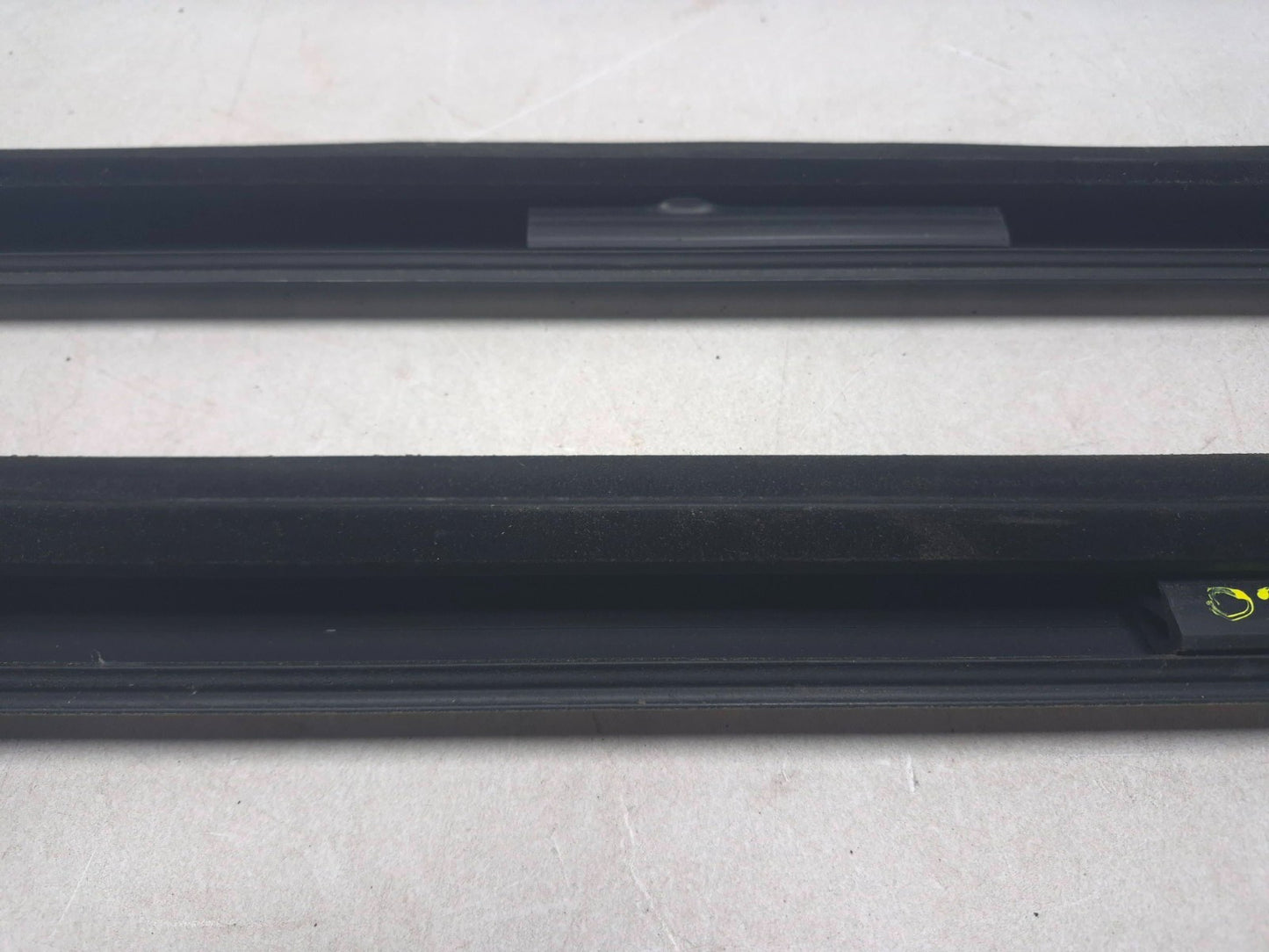 2007 Cadillac SRX Door Belt Chrome Molding Trim Front & Rear 4pcs  OEM