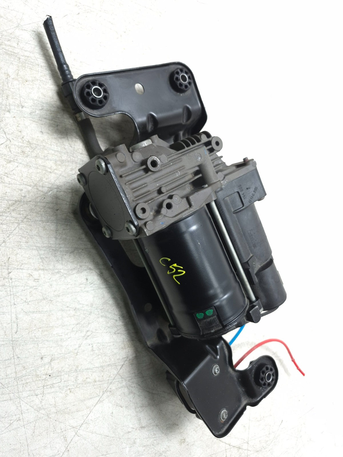 2008 BMW X6 E71 Air Suspension Compressor Pump OEM