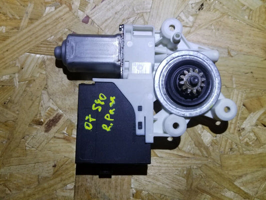 05 06 07 Volvo S40 Rear Right Passenger Window Regulator Motor OEM