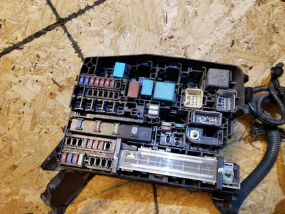 2009 Toyota Scion Xb Under Hood Fuse Box Wire Harness W/ Fuse Box OEM