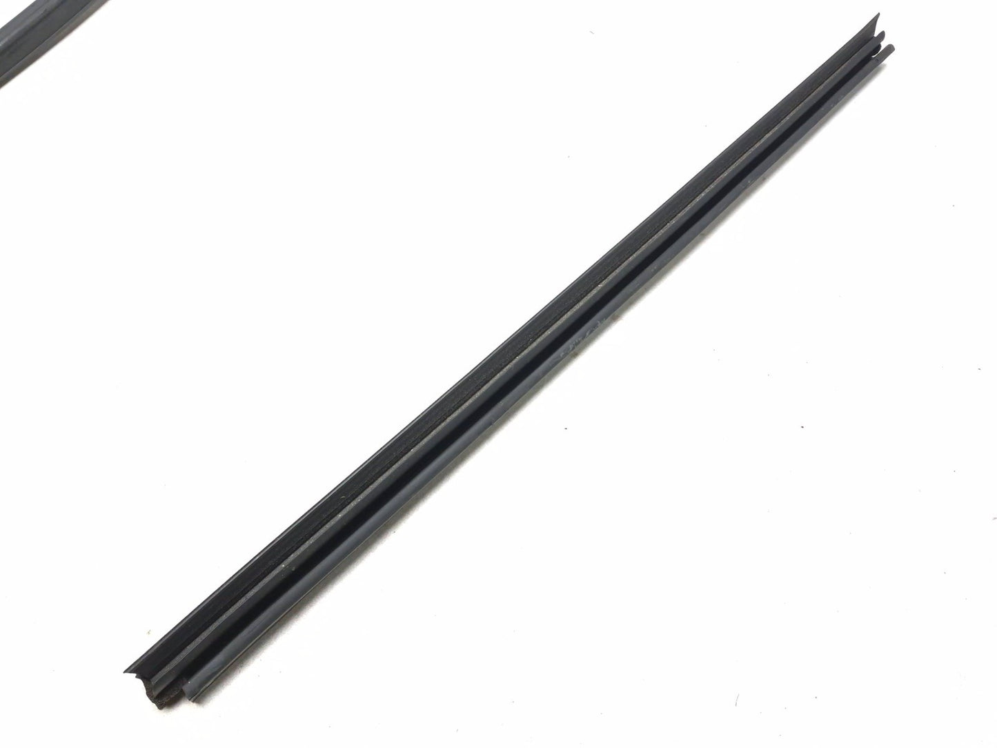 2018 Nissan Altima Rear Door Weatherstrip Seal Passenger Side Right 5pcs OEM