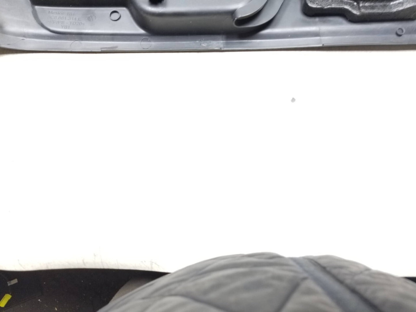 2015-2018 Volkswagen Passat Seat Side Trim & knob Front Passenger Side Right OEM