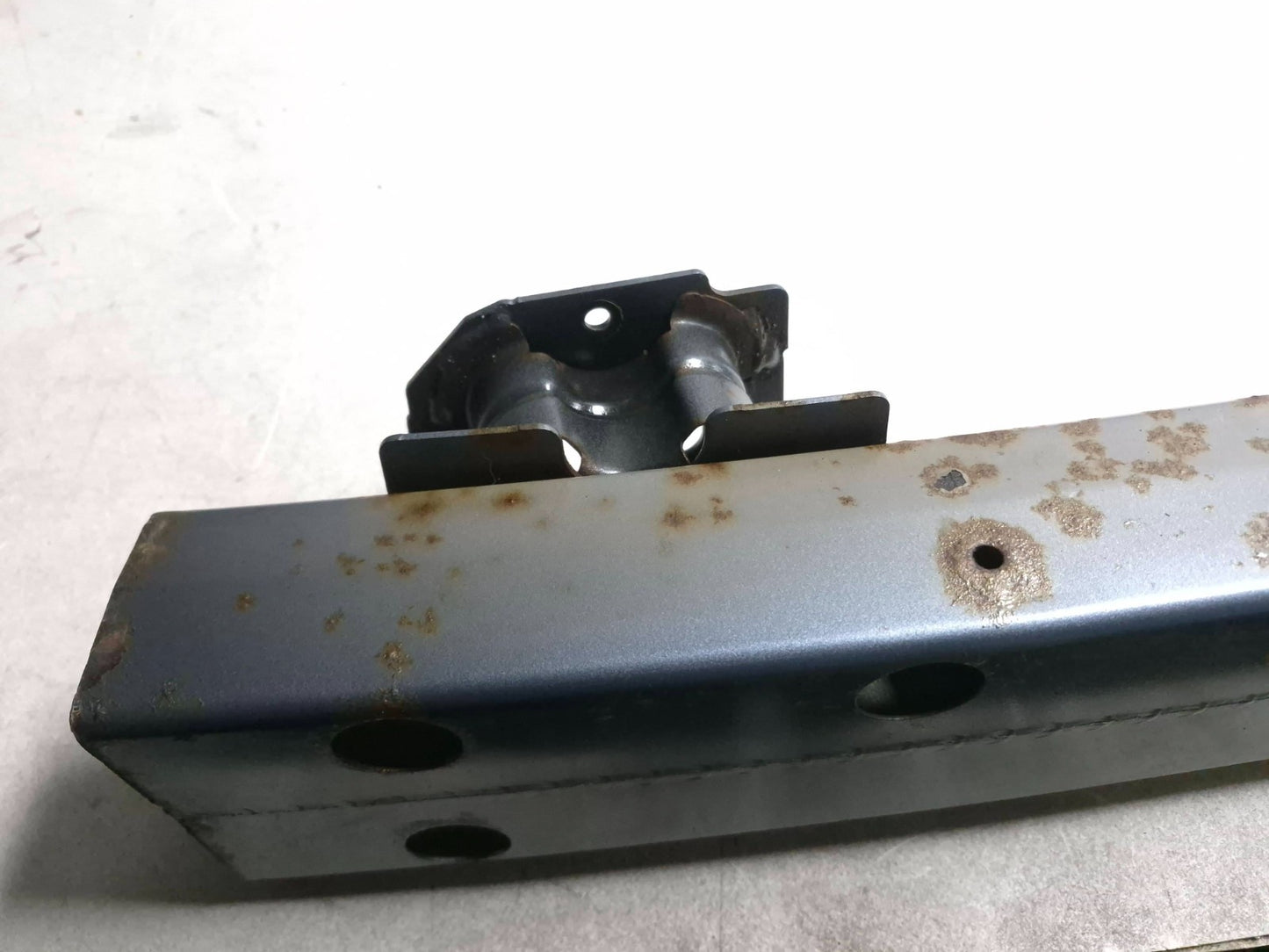 2010 Nissan Maxima Sv Rear Bumper Reinforcement W/ Reinforcement Foam OEM