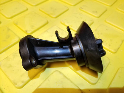 13 - 16 Nissan Sentra Engine Oil Filler Neck W/ Cap 1.8l OEM