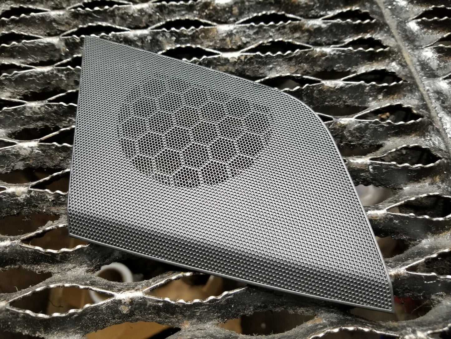 2013 2014 2015 2016 Audi A4 Front Right Passenger Side Dash Speaker Cover OEM