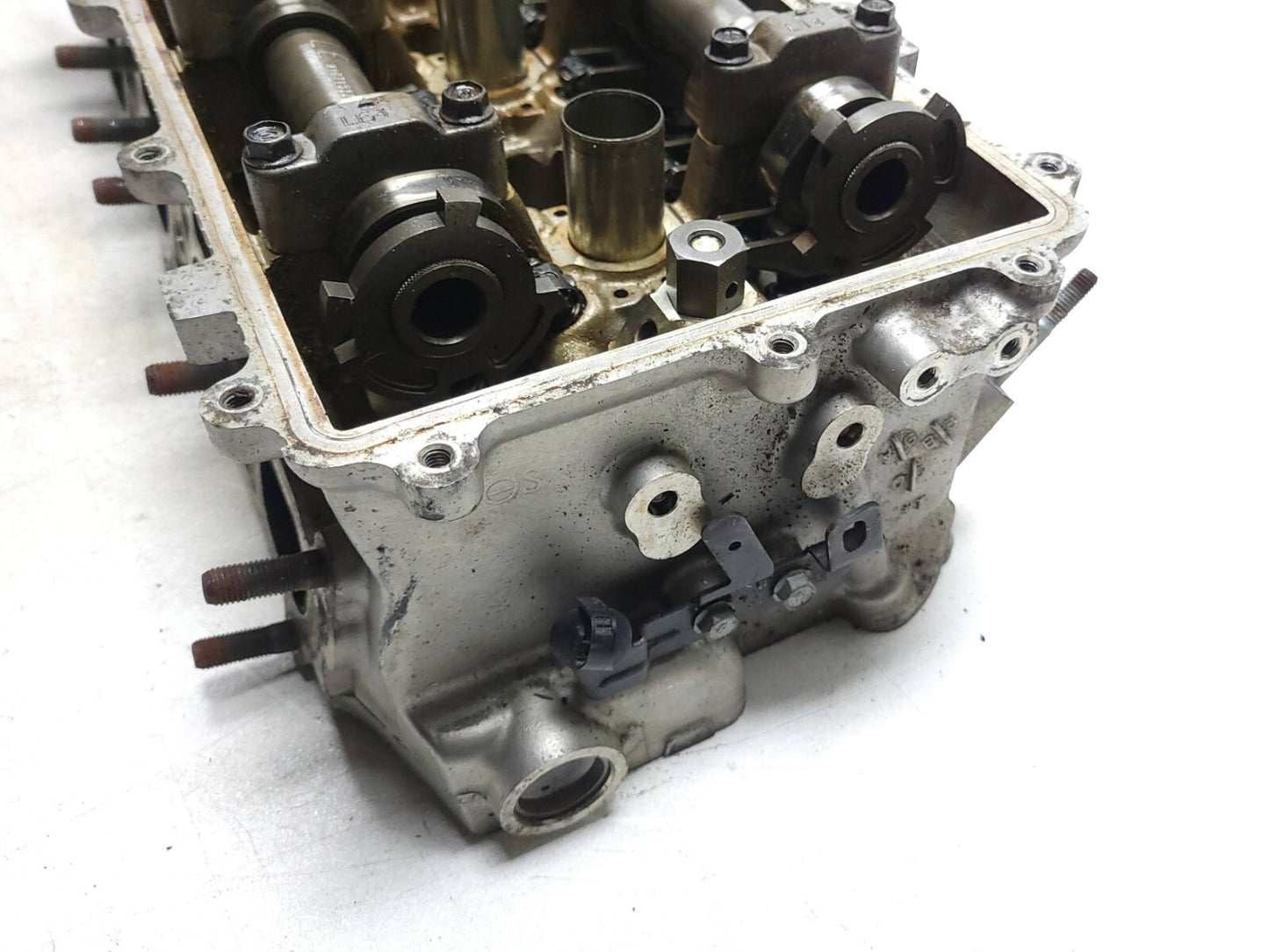 09-12 Hyundai Genesis Engine Cylinder Head Left & Right Pair OEM 4.6l