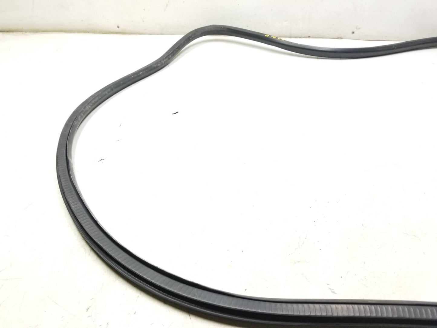 2010 - 2016 Cadillac SRX Door Weatherstrip Front Passenger Side Right OEM