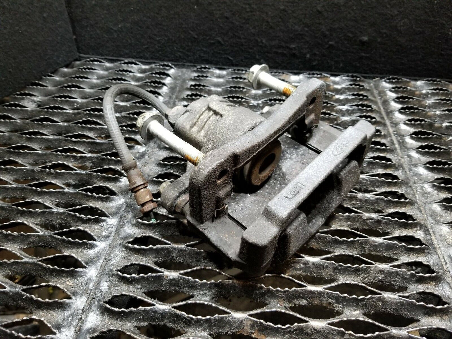 06 07 08 09 Cadillac STS Front Right Brake Caliper Passenger Side OEM