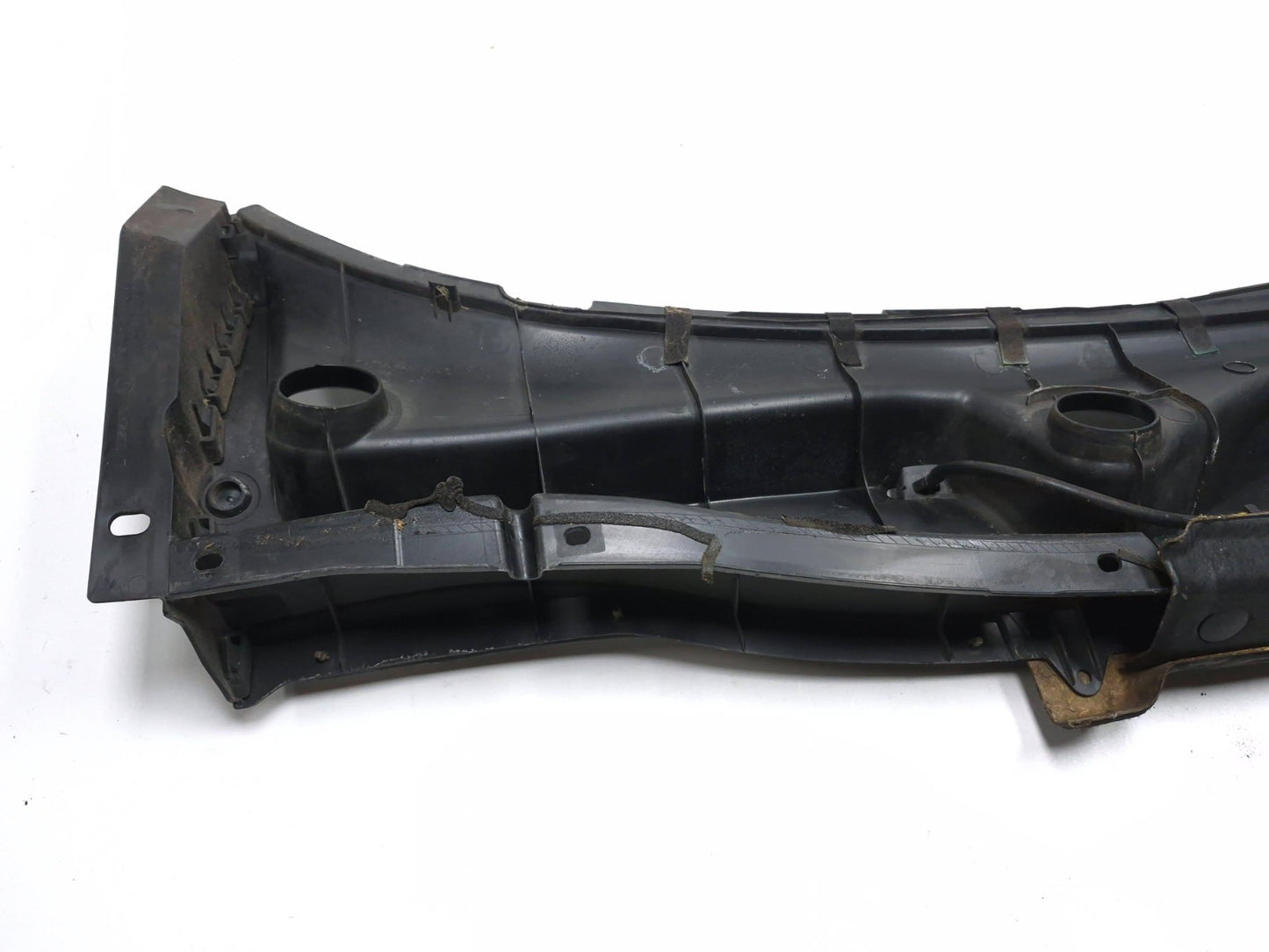 2011 Nissan Juke Windshield Wiper Motor Cover Cowl OEM