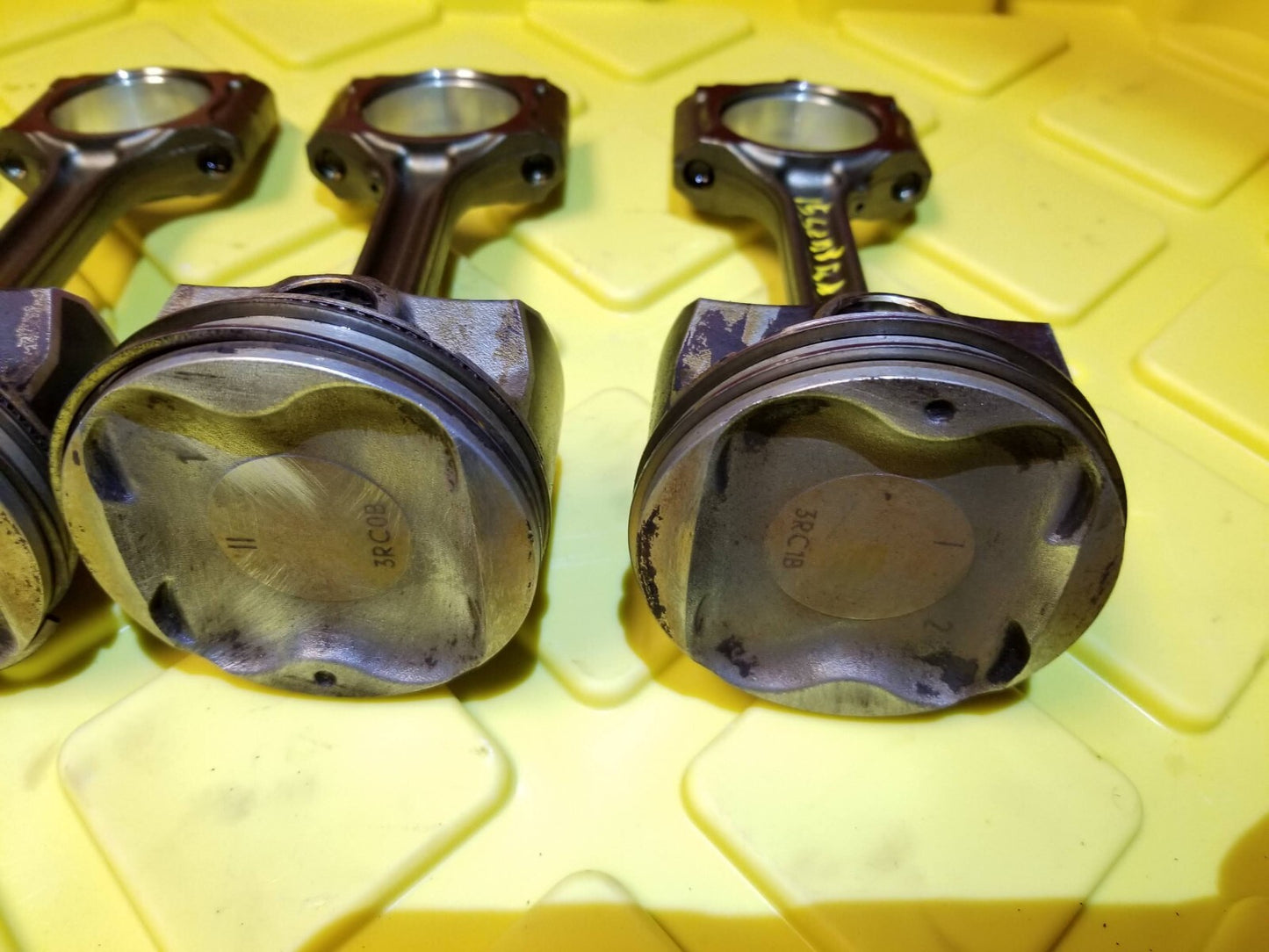 2015 Nissan Sentra Piston W/ Connecting Rod 4pcs 1.8l OEM