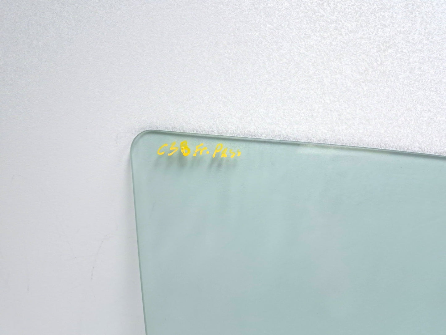 2015 Nissan Juke Door Window Glass Front Passenger Side Right OEM