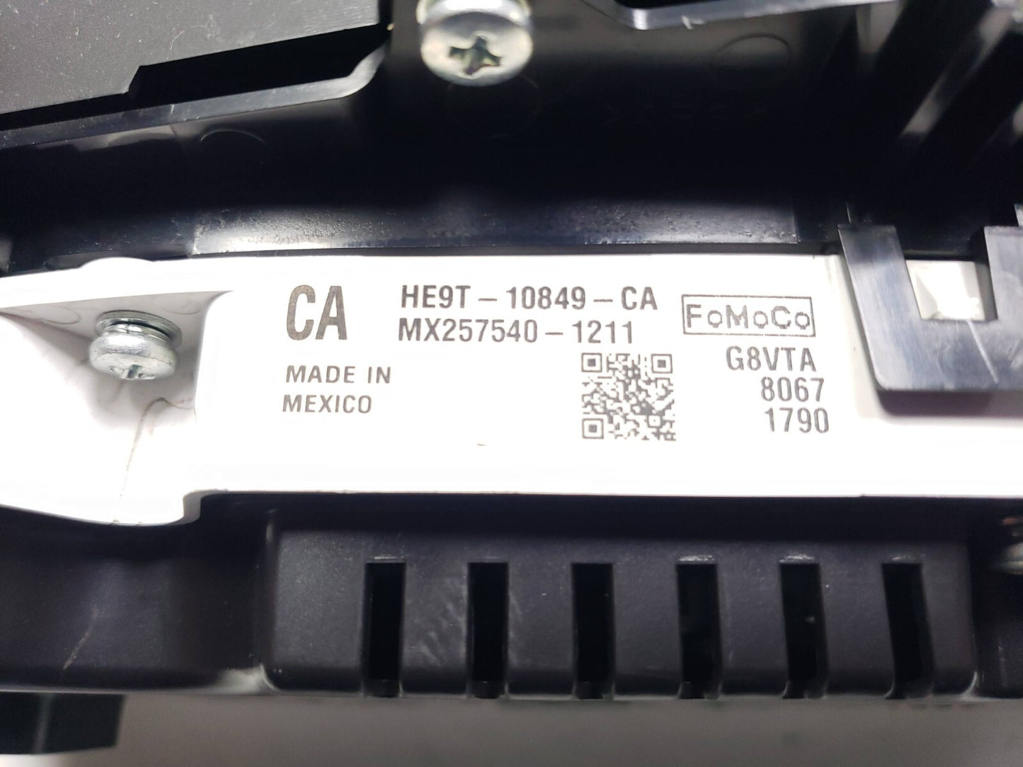 2018 Lincoln MKT Speedometer Instrument Cluster Gauges OEM