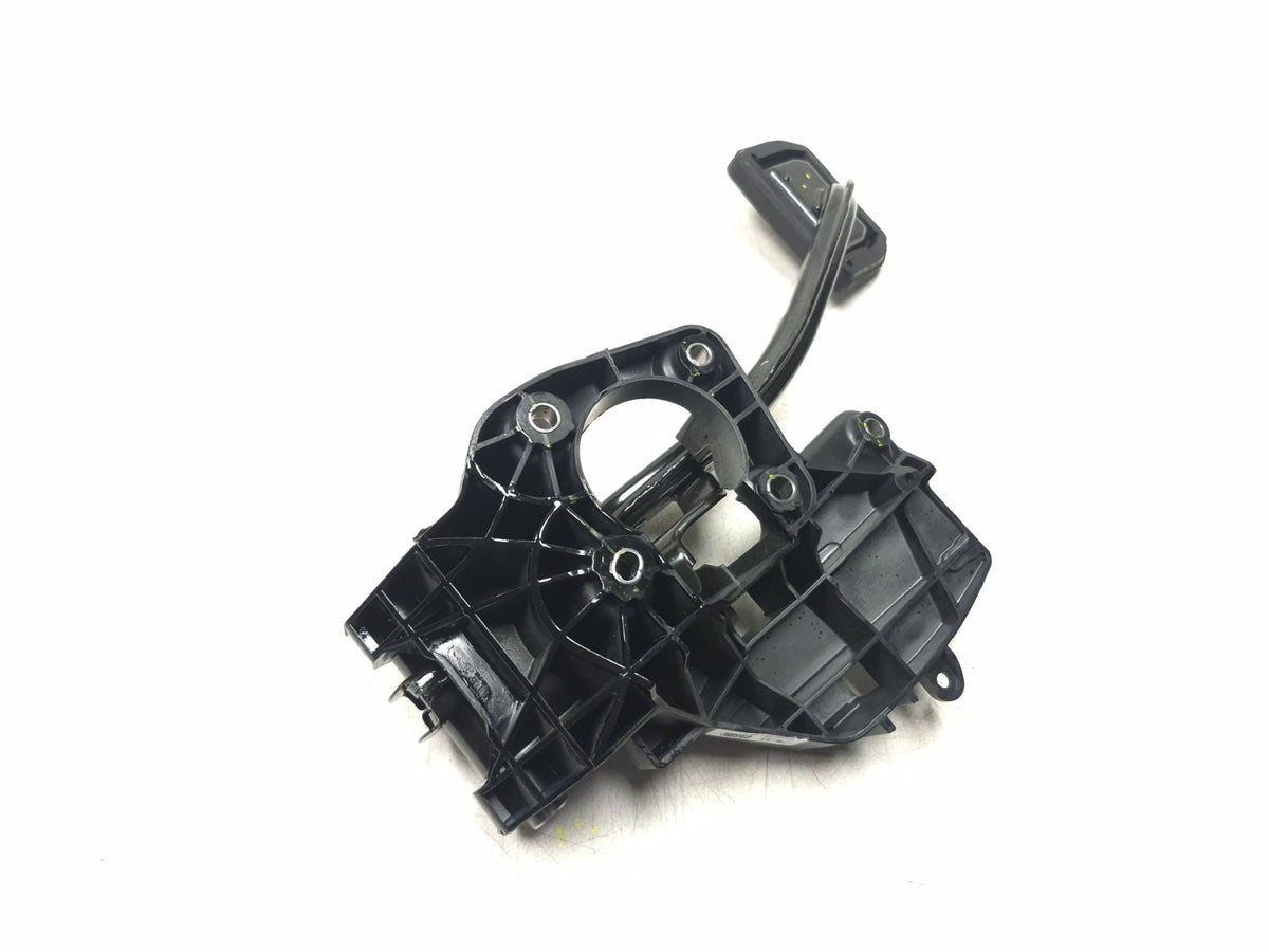 2021 Tesla Model 3 Brake Pedal 1044691-00-d OEM