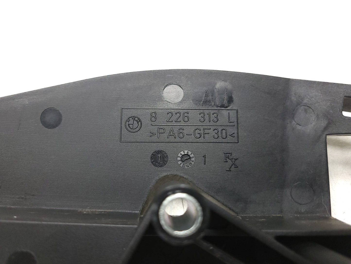 2004 - 2006 BMW X3 E83 Front Driver Seat Side Trim Cover Bracket 4pcs OEM