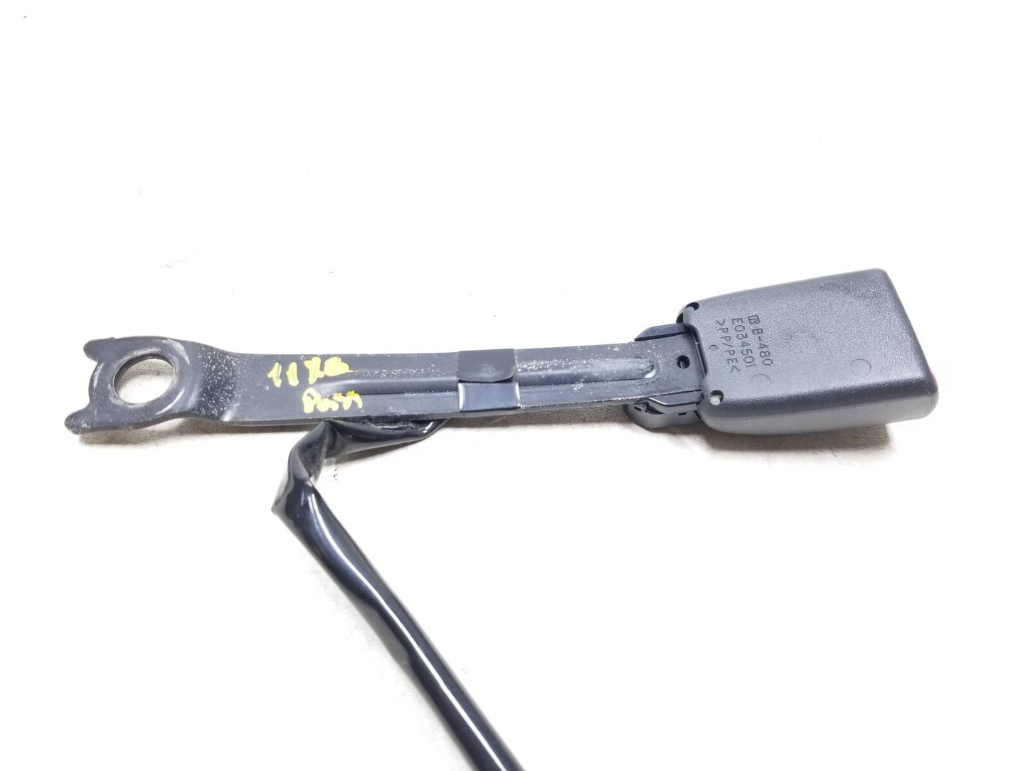 2008 - 2015 Scion Xb Seat Belt Buckle Front Passenger Side Right OEM