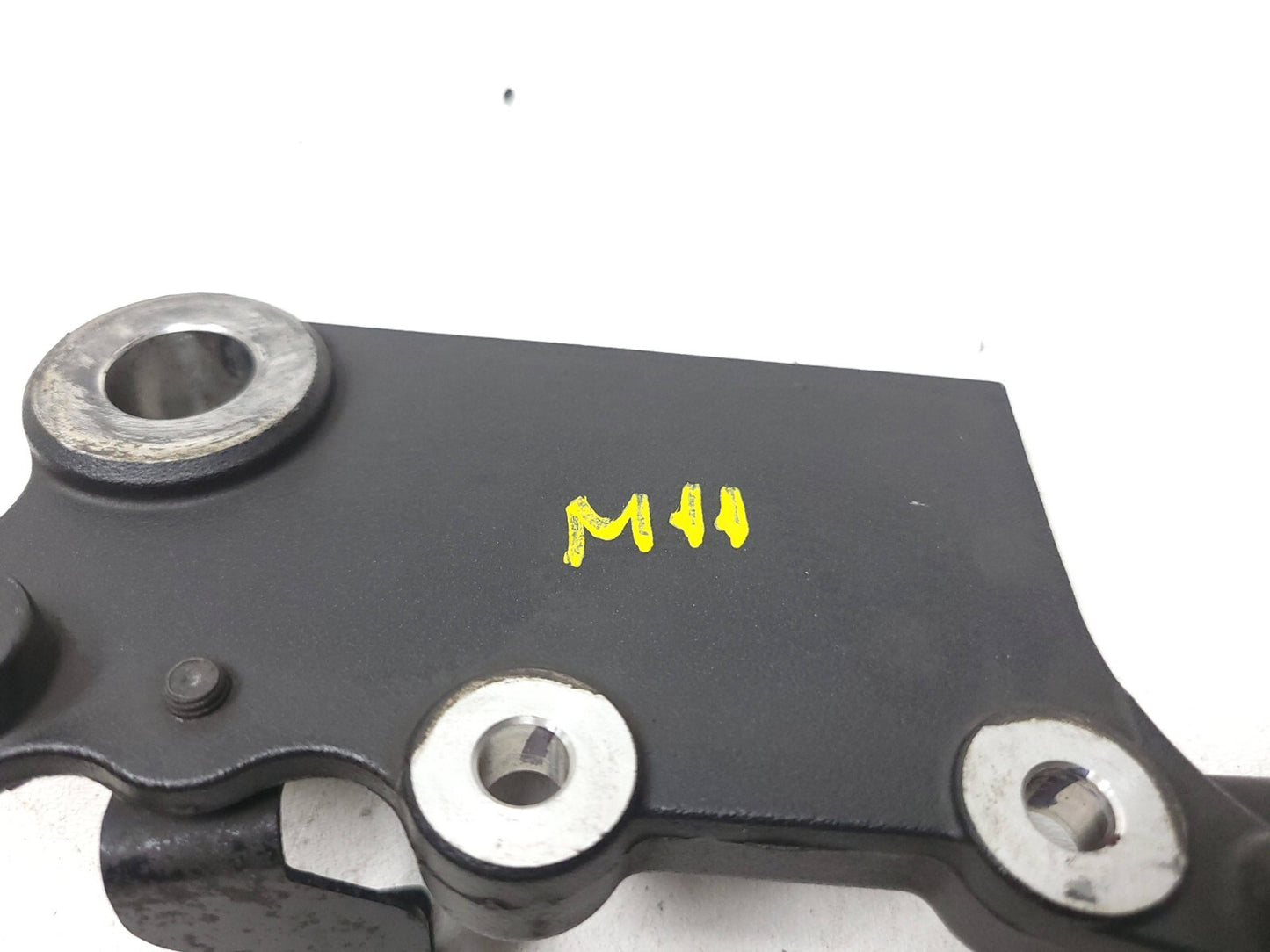 19 - 23 Kawasaki Z400 Er400 Rear Brake Caliper Bracket 43044-1112 OEM