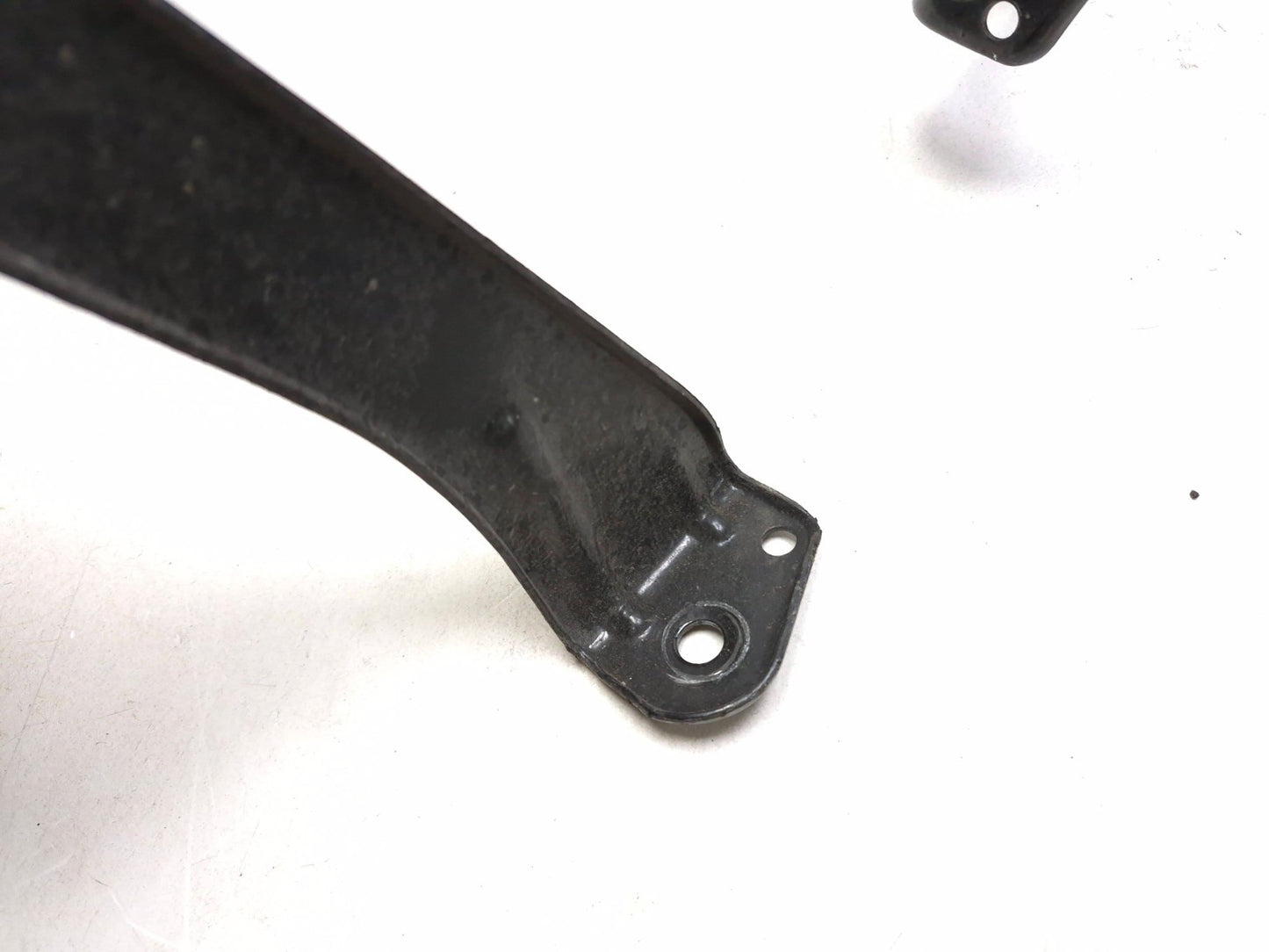 2020 Dodge Challenger 5.7l Fuel Tank Strap Left & Right Pair OEM