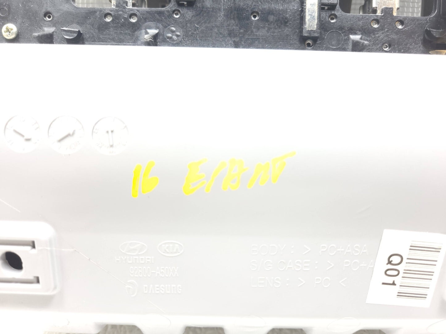 2016 Hyundai Elantra Overhead Console Dome Light Lamp OEM