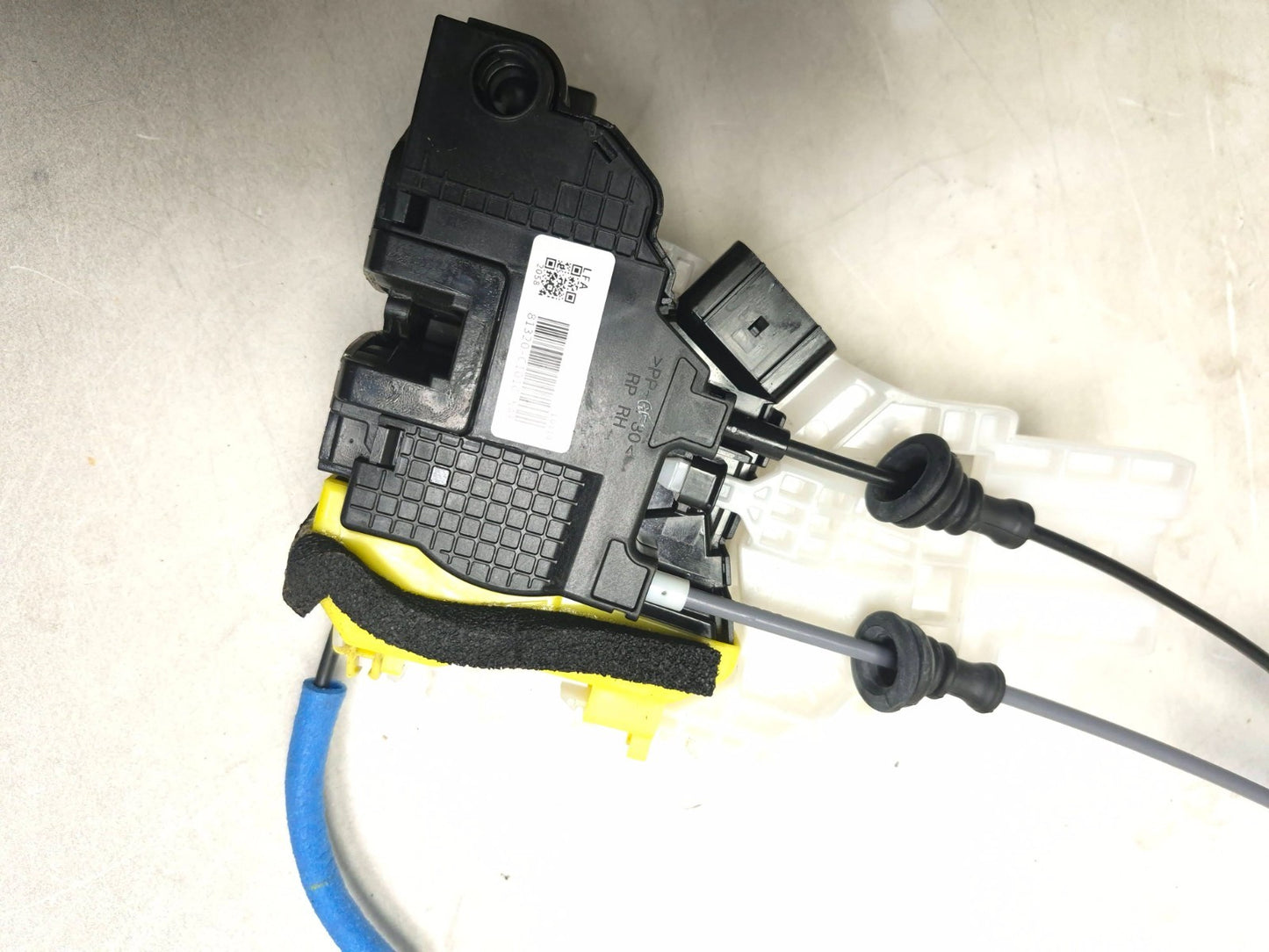 2018 Hyundai Sonata Front Door Lock Latch Actuator Passenger Side Right OEM