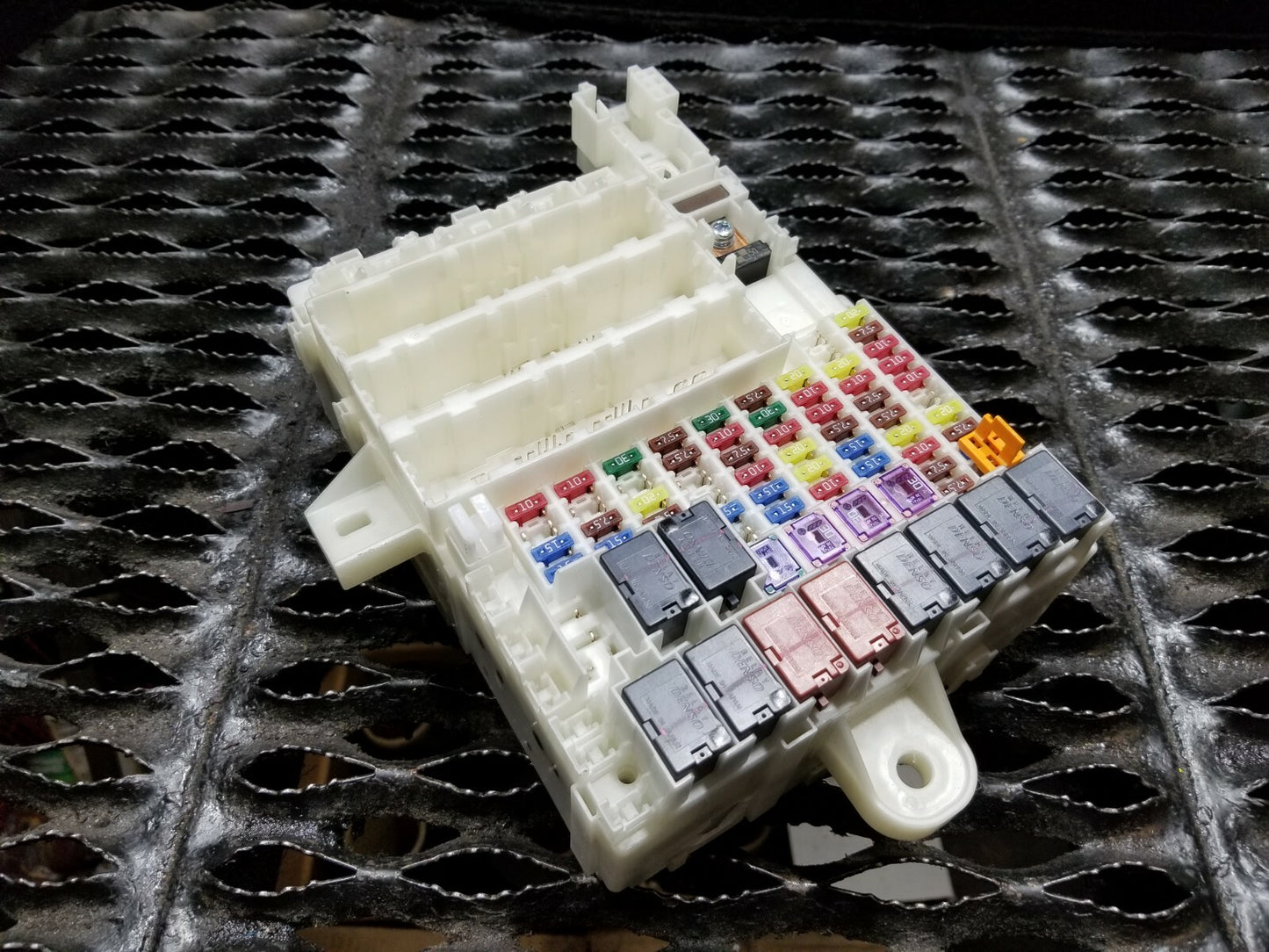 11 12 13 14 15 16 Honda Cr-z Fuse Relay Box  OEM 82k