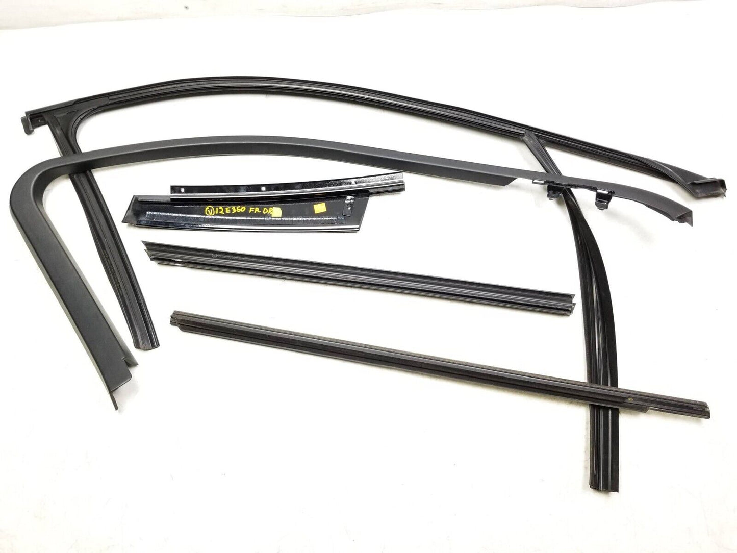 10-16 Mercedes E350 E500 Door Window Frame Trim & Seals Front Driver Side Lh OEM
