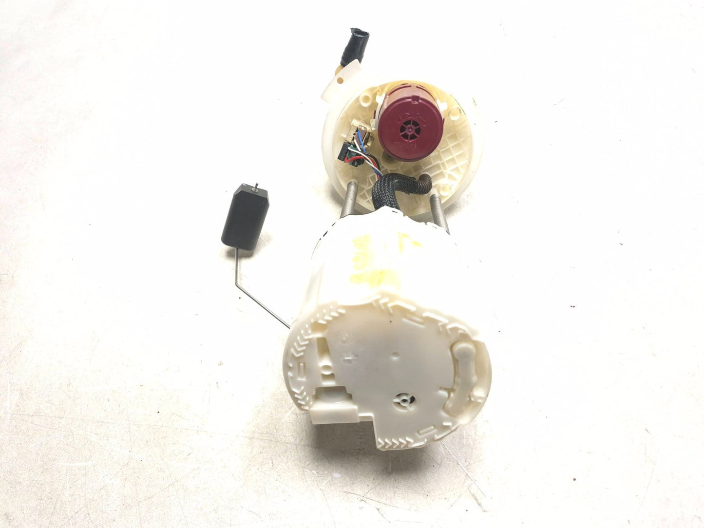 2012 Chevrolet Cruze Fuel Pump 13579099 OEM