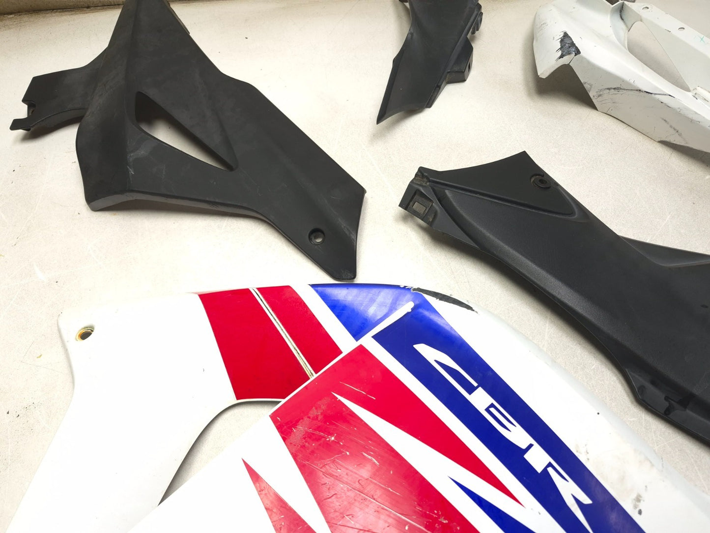 2013 Honda Cbr250 Right Side Fairing Cowl Panel 5psc OEM