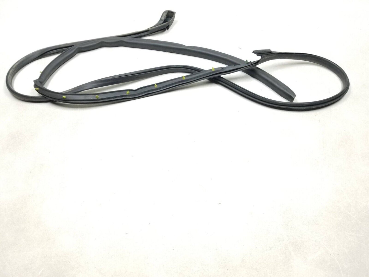 2005-2011 Cadillac STS Door Weatherstrip Seal Front Passenger Side Right OEM
