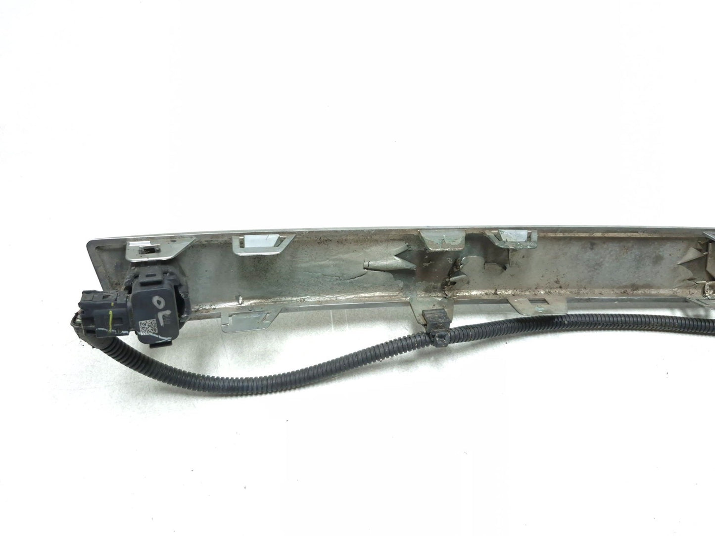 2007 Jeep Grand Cherokee Rear Bumper Cover W/ Parking Sensor Assy OEM