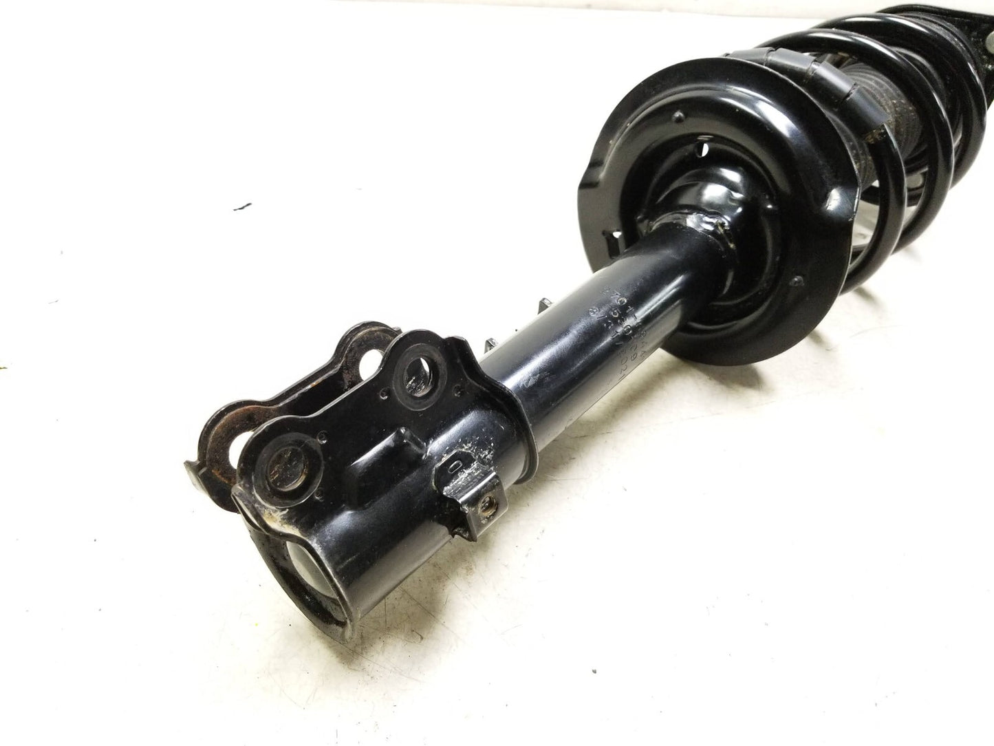 2011 - 2013 Kia Sportage AWD Front Shock Strut Absorber Driver Side Left OEM