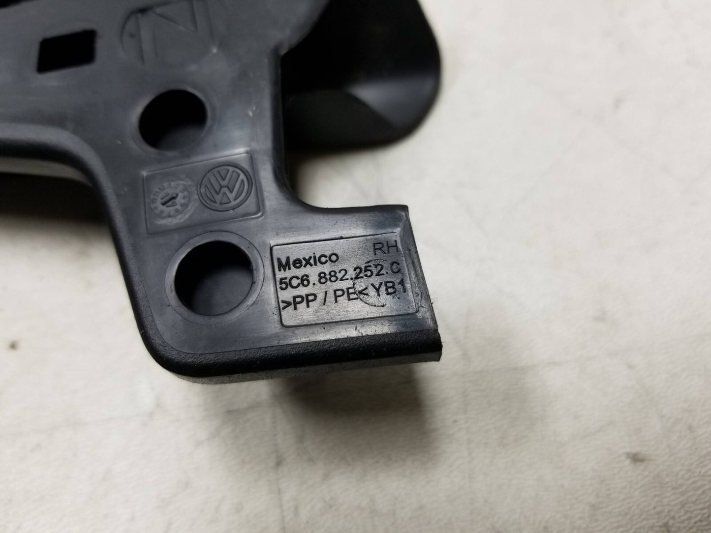 2015-2018 Volkswagen Passat Seat Side Trim & knob Front Passenger Side Right OEM