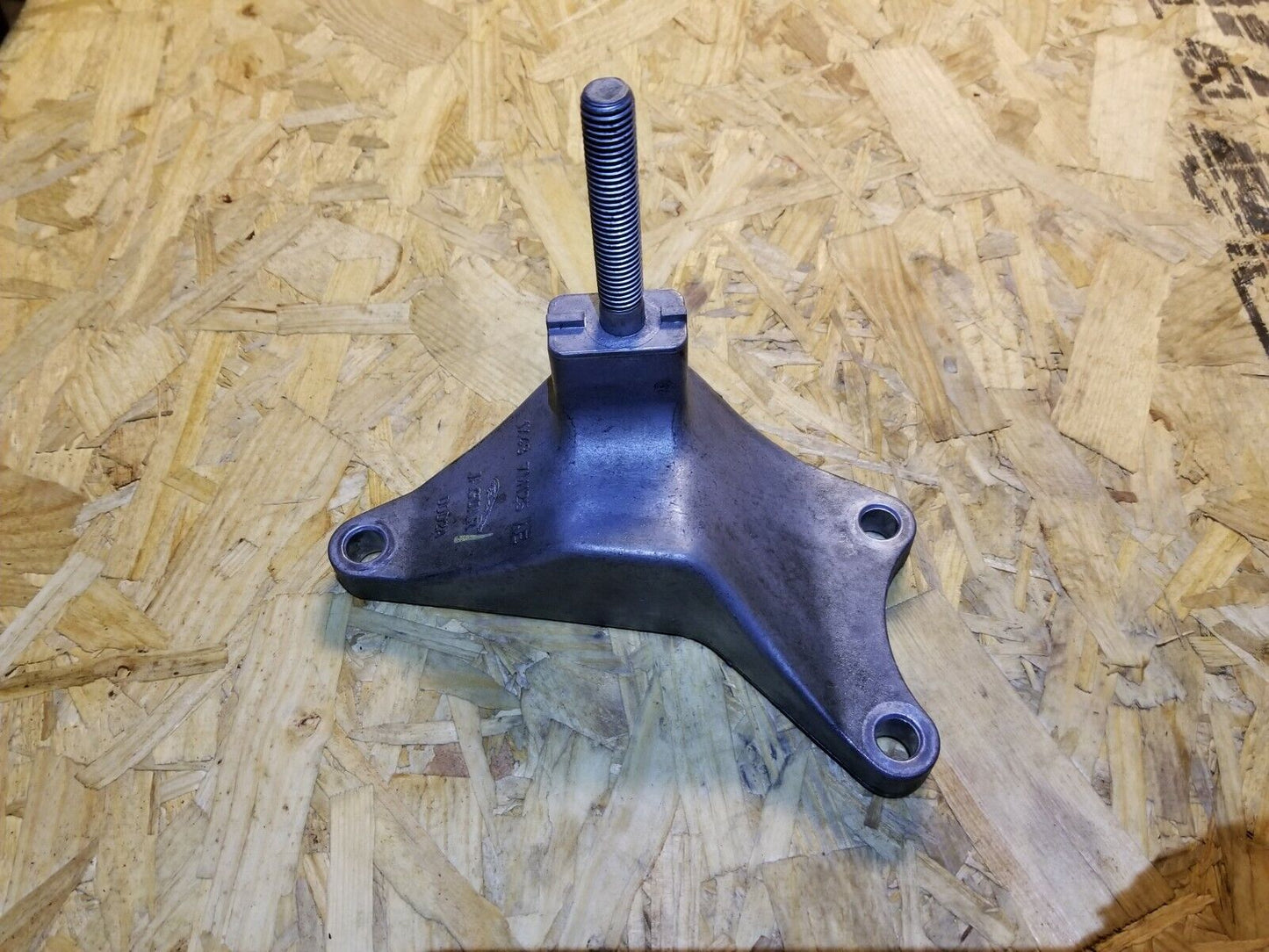 02-08 Jaguar X-type Automatic Transmission Mount Bracket Support 3.0l OEM 86k