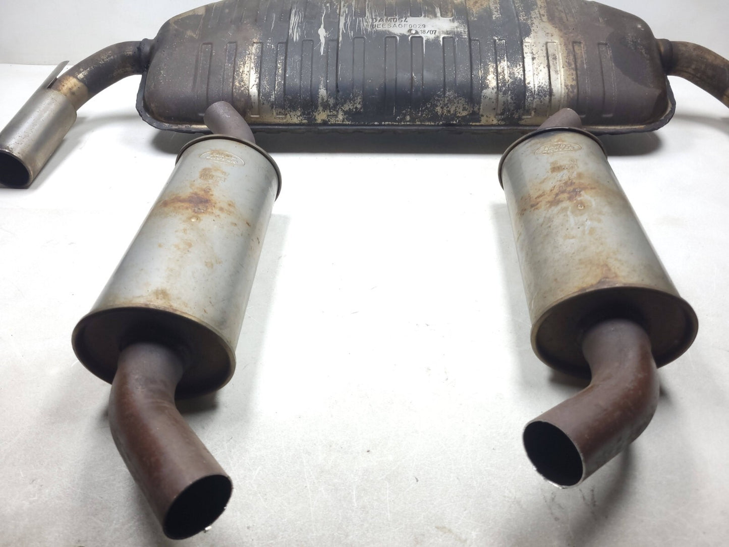 2007 Land Rover 4.2l Rear & Center Exhaust Muffler 3 Pcs OEM