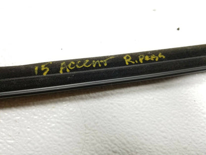 15 16 17 Hyundai Accent Hatch Rear Right Pass Side Window Belt Seal Molding OEM