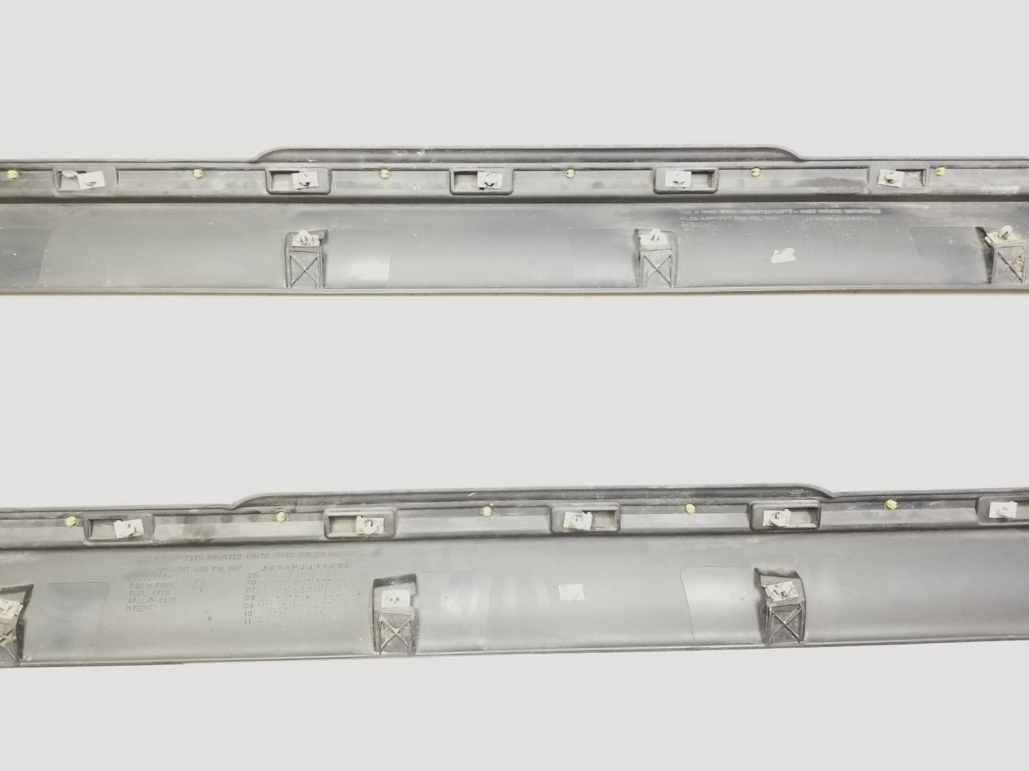 2015 GMC Acadia Rocker Panel Skirt Molding Left & Right Pair OEM