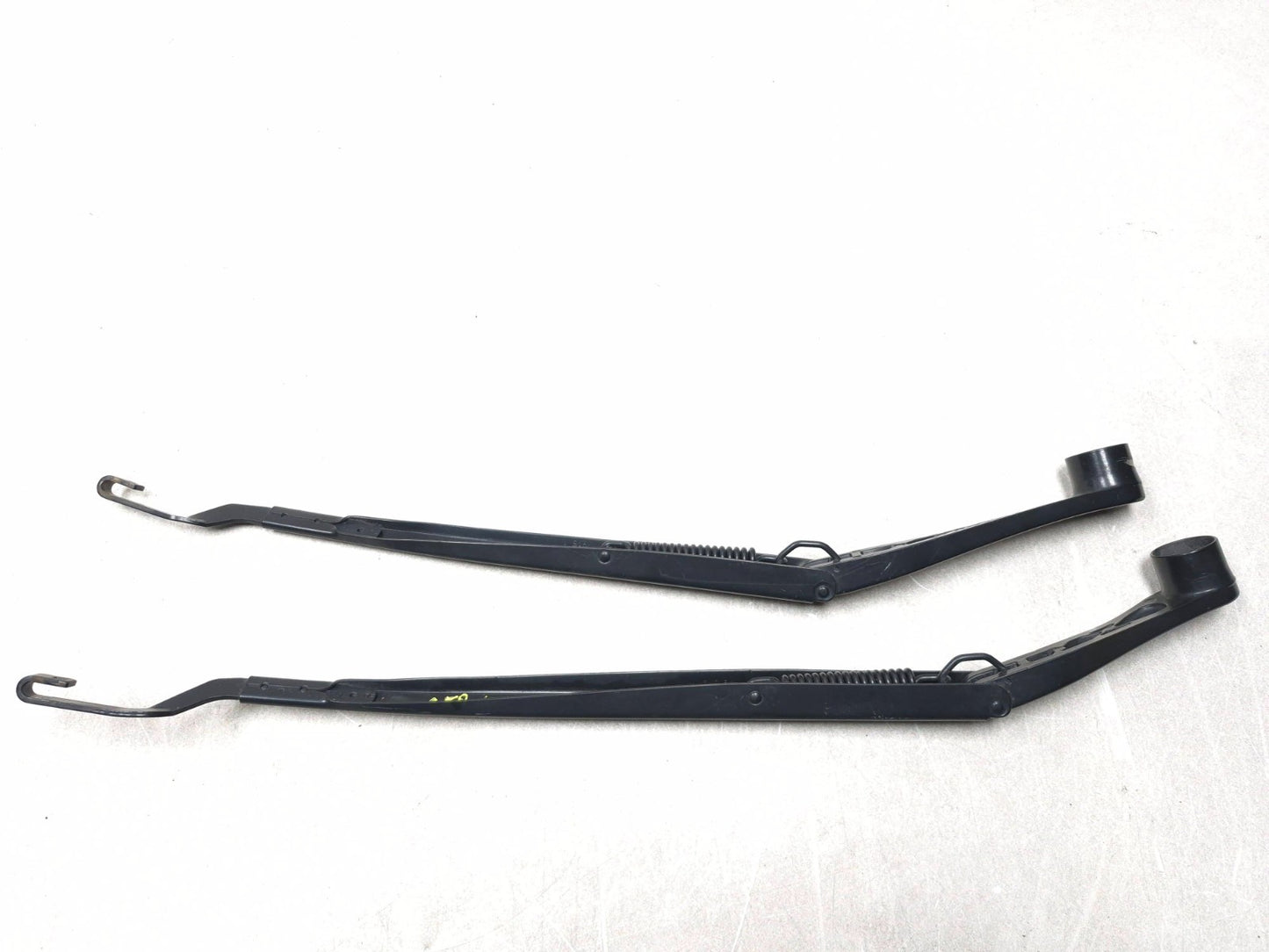 2018 Chrysler 300 Windshield Wiper Arm Left & Right OEM