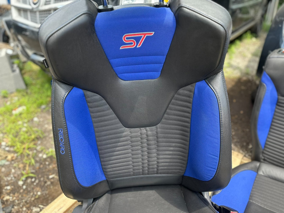 2013 Ford Focus St Seat Front & Rear Recaro OEM
