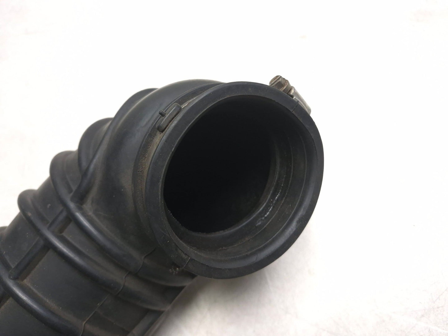 2011 Cadillac Сts 3.6l Air Cleaner Intake Tube Hose OEM