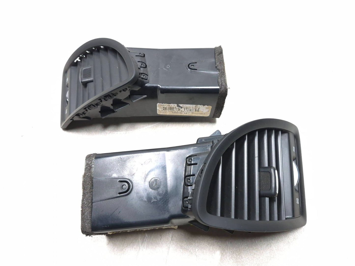 2013 Dodge Grand Caravan Dash Air Vent Pair Oem✅